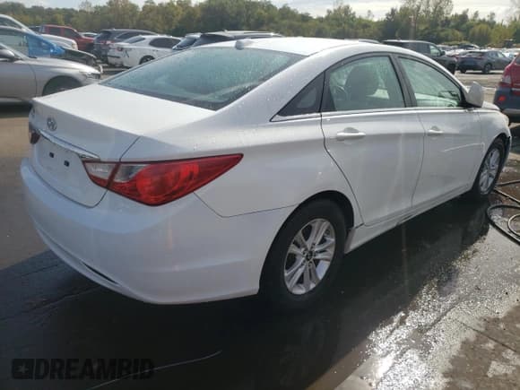 ✅ 2013 Hyundai Sonata GLS • VIN: 5NPEB4AC6DH688045 • Lot: 73345874. Listed on Copart with 164,470 mi. Free auction sales archive from the USA and detailed vehicle history report at DreamBid. Image 3.