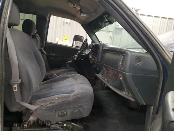 ✅ 2001 Chevrolet Silverado 2500HD LS • VIN: 1GCHK29171E341243 • Лот: 71186725. Опубликован ранее на Copart с пробегом 245 804 миль. Бесплатный доступ к архиву аукционных продаж из США и подробный отчёт об истории автомобиля на DreamBid. Изображение 7.