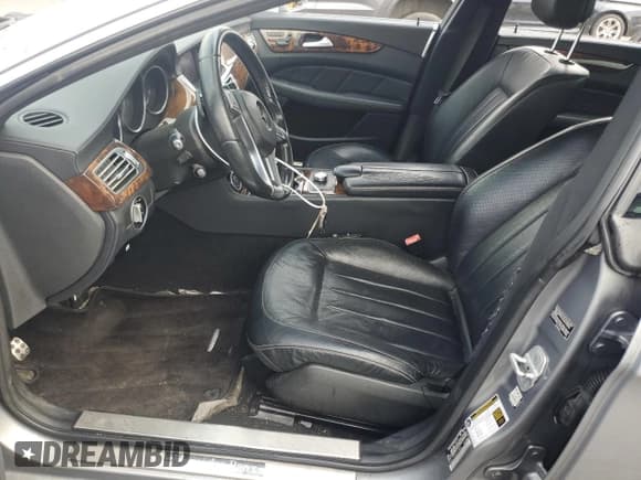 ✅ 2014 Mercedes-Benz CLS 550 • VIN: WDDLJ7DB8EA129951 • Lot: 58511545. Listed on Copart with 117,208 mi. Free auction sales archive from the USA and detailed vehicle history report at DreamBid. Image 7.