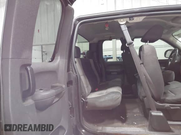 ✅ 2011 Chevrolet Silverado 1500 LS • VIN: 1GCRKREA9BZ236281 • Lot: 42575069. Wystawiony na IAAI z przebiegiem 131 015 mil mil. Skorzystaj z bezpłatnego archiwum sprzedaży aukcyjnych z USA i zobacz szczegółowy raport historii pojazdu na DreamBid. Zdjęcie 8.