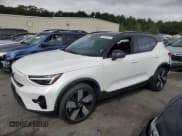 ✅ 2024 Volvo XC40 Ultimate • VIN: YV4ER3XM1R2293945 • Lot: 72382484. Wystawiony na Copart z przebiegiem 4 910 mil. Bezpłatny archiwum sprzedaży aukcyjnych z USA i szczegółowy raport historii pojazdu na DreamBid. Zdjęcie 1.