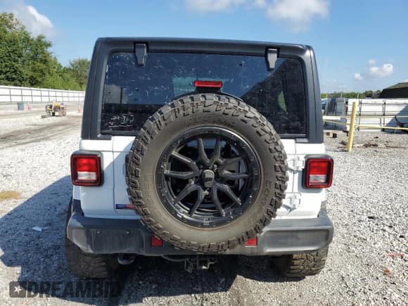 ✅ 2020 Jeep Wrangler Unlimited Sahara • VIN: 1C4HJXEN3LW147783 • Lot: 81246425. Listed on Copart with 70,033 mi. Free auction sales archive from the USA and detailed vehicle history report at DreamBid. Image 6.