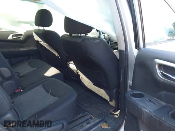 ✅ 2017 Nissan Pathfinder SV • VIN: 5N1DR2MN9HC669902 • Lot: 43361103. Wystawiony na IAAI z przebiegiem 199 863 mil. Bezpłatny archiwum sprzedaży aukcyjnych z USA i szczegółowy raport historii pojazdu na DreamBid. Zdjęcie 8.