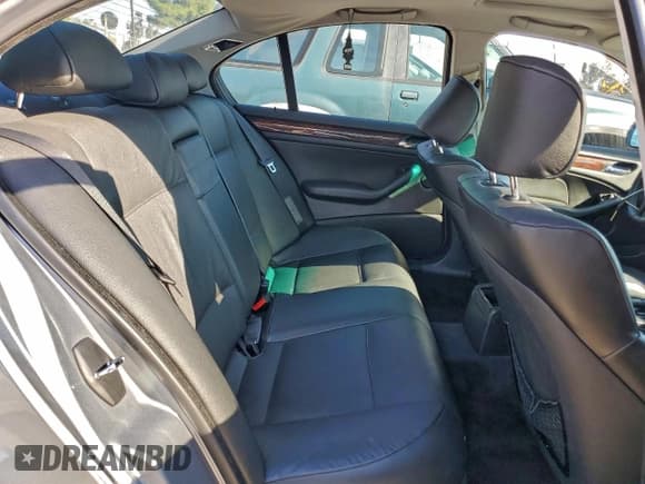 ✅ 2004 BMW 3 Series 325i • VIN: WBAAZ33414KP89096 • Lot: 93944255. Listed on Copart with 324,144 mi. Free auction sales archive from the USA and detailed vehicle history report at DreamBid. Image 10.