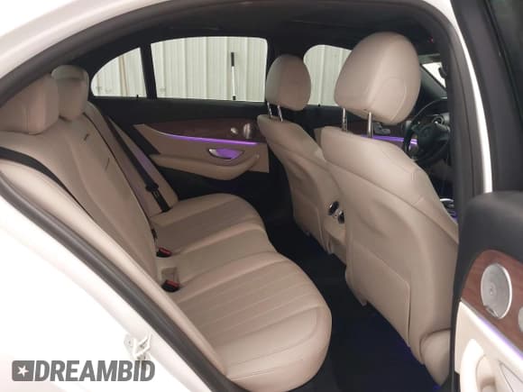 ✅ 2017 Mercedes-Benz E 300 Luxury • VIN: WDDZF4KB6HA016663 • Лот: 42884290. Опубликован ранее на IAAI с пробегом 137 592 миль. Бесплатный доступ к архиву аукционных продаж из США и подробный отчёт об истории автомобиля на DreamBid. Изображение 8.