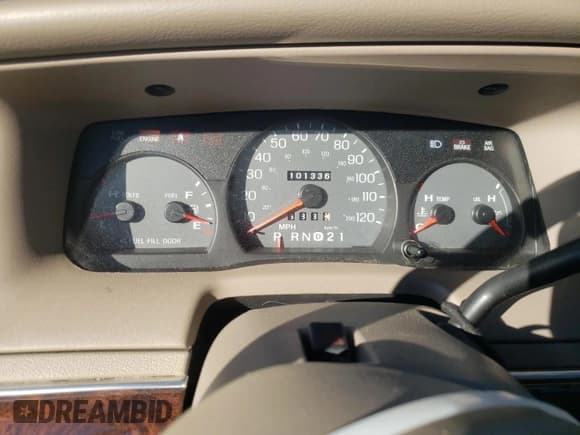 ✅ 2004 Mercury Grand Marquis GS • VIN: 2MEFM74W64X668221 • Лот: 87307445. Опубликован ранее на Copart с пробегом 101 336 миль. Бесплатный доступ к архиву аукционных продаж из США и подробный отчёт об истории автомобиля на DreamBid. Изображение 9.