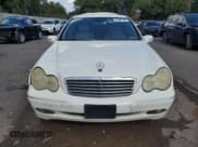 ✅ 2002 Mercedes-Benz C 230/260/280/320 • VIN: WDBRF61JX2F179680 • Лот: 71667105. Опубликован ранее на Copart с пробегом 171 431 миль. Бесплатный доступ к архиву аукционных продаж из США и подробный отчёт об истории автомобиля на DreamBid. Изображение 5.