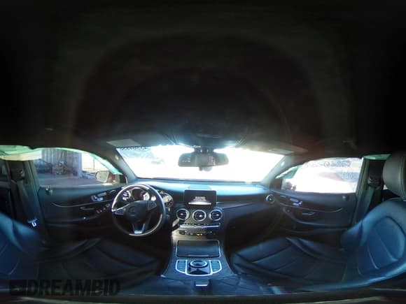 ✅ 2018 Mercedes-Benz GLC 300 • VIN: WDC0G4JB7JV089101 • Lot: 43564856. Wystawiony na IAAI z przebiegiem 101 293 mil. Bezpłatny archiwum sprzedaży aukcyjnych z USA i szczegółowy raport historii pojazdu na DreamBid. Zdjęcie 18.