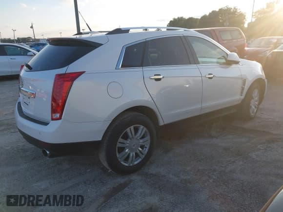 ✅ 2010 Cadillac SRX Luxury Collection • VIN: 3GYFNAEY1AS619419 • Lot: 43580125. Wystawiony na IAAI z przebiegiem 89 313 mil. Bezpłatny archiwum sprzedaży aukcyjnych z USA i szczegółowy raport historii pojazdu na DreamBid. Zdjęcie 4.