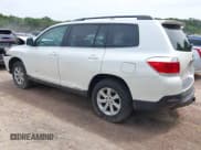 ✅ 2013 Toyota Highlander Plus • VIN: 5TDBK3EH7DS243892 • Lot: 42830358. Listed on IAAI with Not provided. Free auction sales archive from the USA and detailed vehicle history report at DreamBid. Image 3.