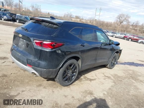 ✅ 2022 Chevrolet Blazer LT • VIN: 3GNKBJRS4NS236932 • Lot: 41521421. Wystawiony na IAAI z przebiegiem 40 225 mil. Bezpłatny archiwum sprzedaży aukcyjnych z USA i szczegółowy raport historii pojazdu na DreamBid. Zdjęcie 4.