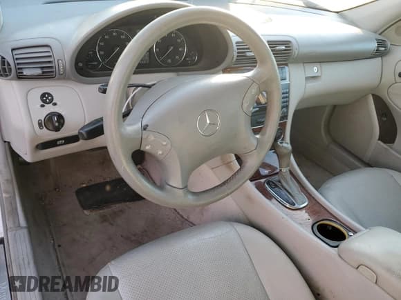 ✅ 2005 Mercedes-Benz C 320 • VIN: WDBRF84J65F679735 • Lot: 47164965. Wystawiony na Copart z przebiegiem 114 381 mil. Bezpłatny archiwum sprzedaży aukcyjnych z USA i szczegółowy raport historii pojazdu na DreamBid. Zdjęcie 8.