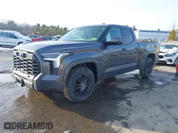 ✅ 2022 Toyota Tundra SR5 • VIN: 5TFLA5DA7NX052363 • Лот: 41627840. Опубликован ранее на IAAI с пробегом 35 181 миль. Бесплатный доступ к архиву аукционных продаж из США и подробный отчёт об истории автомобиля на DreamBid. Изображение 2.