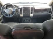 ✅ 2010 Dodge 1500 SLT • VIN: 1D7RV1GP0AS204441 • Lot: 55341275. Wystawiony na Copart z przebiegiem 267 691 mil. Bezpłatny archiwum sprzedaży aukcyjnych z USA i szczegółowy raport historii pojazdu na DreamBid. Zdjęcie 8.