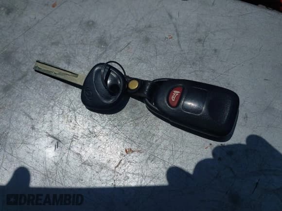 ✅ 2016 Hyundai Accent Sport • VIN: KMHCU5AE6GU239995 • Лот: 42400403. Опубликован ранее на IAAI с пробегом 106 850 миль. Бесплатный доступ к архиву аукционных продаж из США и подробный отчёт об истории автомобиля на DreamBid. Изображение 11.