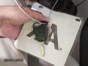 ✅ 2008 Chrysler Pacifica Touring • VIN: 2A8GM68X38R109327 • Lot: 42961636. Wystawiony na IAAI z przebiegiem 171 921 mil. Bezpłatny archiwum sprzedaży aukcyjnych z USA i szczegółowy raport historii pojazdu na DreamBid. Zdjęcie 11.