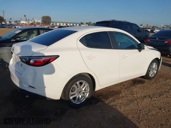 ✅ 2016 Scion iA • VIN: 3MYDLBZV7GY127767 • Лот: 43357664. Опубликован ранее на IAAI с пробегом 83 018 миль. Бесплатный доступ к архиву аукционных продаж из США и подробный отчёт об истории автомобиля на DreamBid. Изображение 4.