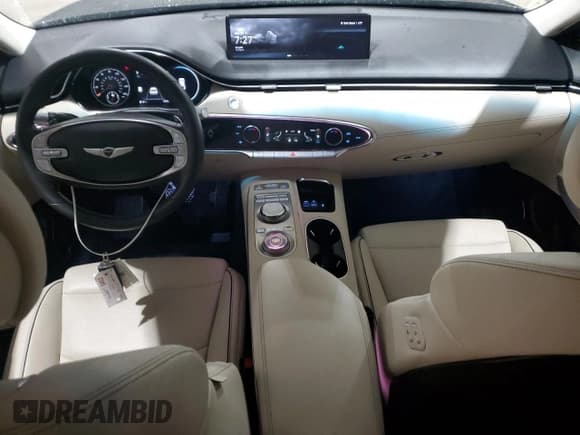 ✅ 2023 Genesis GV70 2.5T • VIN: KMUMADTB1PU093131 • Lot: 93104705. Wystawiony na Copart z przebiegiem 10 929 mil. Bezpłatny archiwum sprzedaży aukcyjnych z USA i szczegółowy raport historii pojazdu na DreamBid. Zdjęcie 8.