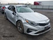 ✅ 2020 Kia Optima LX • VIN: 5XXGT4L36LG394058 • Lot: 43493695. Wystawiony na IAAI z przebiegiem 68 118 mil. Bezpłatny archiwum sprzedaży aukcyjnych z USA i szczegółowy raport historii pojazdu na DreamBid. Zdjęcie 1.