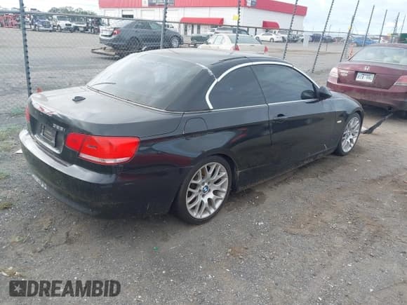 ✅ 2009 BMW 3 Series 328i • VIN: WBAWL13559PX26663 • Lot: 43343243. Wystawiony na IAAI z przebiegiem 195 568 mil. Bezpłatny archiwum sprzedaży aukcyjnych z USA i szczegółowy raport historii pojazdu na DreamBid. Zdjęcie 4.