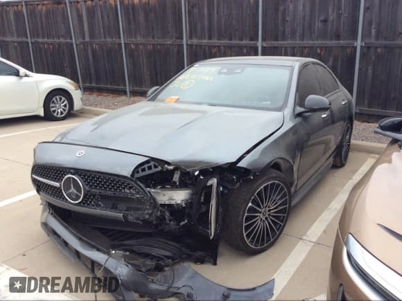 ✅ 2024 Mercedes-Benz C 300 • VIN: W1KAF4GB9RR200584 • Lot: 43083167. Wystawiony na IAAI z przebiegiem 5 955 mil. Bezpłatny archiwum sprzedaży aukcyjnych z USA i szczegółowy raport historii pojazdu na DreamBid. Zdjęcie 2.