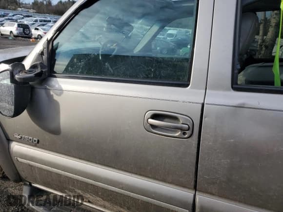 ✅ 2000 Chevrolet Suburban LS • VIN: 3GNFK16T8YG126021 • Лот: 41543485. Опубликован ранее на Copart с пробегом Не указан. Бесплатный доступ к архиву аукционных продаж из США и подробный отчёт об истории автомобиля на DreamBid. Изображение 7.