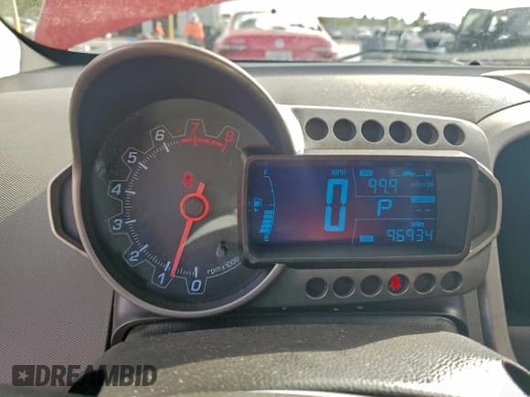 ✅ 2015 Chevrolet Sonic LT • VIN: 1G1JC5SB4F4156401 • Лот: 94324565. Опубликован ранее на Copart с пробегом 96 934 миль. Бесплатный доступ к архиву аукционных продаж из США и подробный отчёт об истории автомобиля на DreamBid. Изображение 9.