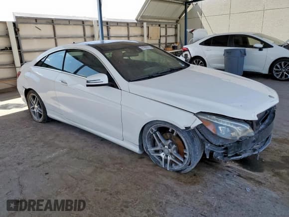 ✅ 2016 Mercedes-Benz E 400 • VIN: WDDKJ6FBXGF322787 • Lot: 61063575. Listed on Copart with 124,300 mi. Free auction sales archive from the USA and detailed vehicle history report at DreamBid. Image 4.