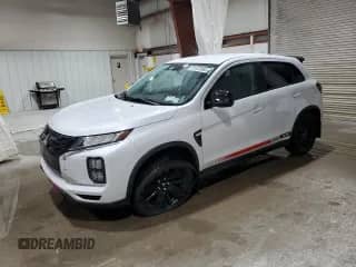 2024 Mitsubishi Outlander S z VIN JA4ARUAU5RU017864, wystawiony jako Copart lot #81572865 z przebiegiem 14 130 mil mil oraz Szkoda całkowita • Salvage title. Historia ofert i sprzedaży dostępna na DreamBid. Obrazek 1.