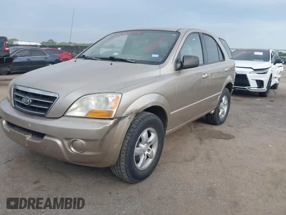 ✅ 2008 Kia Sorento LX • VIN: KNDJD735985774545 • Лот: 43311016. Опубликован ранее на IAAI с пробегом 107 267 миль. Бесплатный доступ к архиву аукционных продаж из США и подробный отчёт об истории автомобиля на DreamBid. Изображение 2.