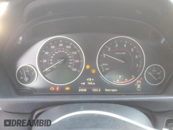 ✅ 2018 BMW 4 Series 430i • VIN: WBA4J1C53JBG78534 • Lot: 93076865. Wystawiony na Copart z przebiegiem 25 946 mil. Bezpłatny archiwum sprzedaży aukcyjnych z USA i szczegółowy raport historii pojazdu na DreamBid. Zdjęcie 9.