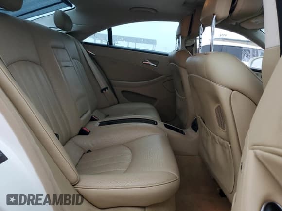 ✅ 2011 Mercedes-Benz CLS 550 • VIN: WDDDJ7CB1BA171735 • Lot: 79021204. Wystawiony na Copart z przebiegiem 76 064 mil. Bezpłatny archiwum sprzedaży aukcyjnych z USA i szczegółowy raport historii pojazdu na DreamBid. Zdjęcie 10.