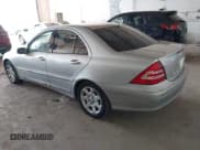 ✅ 2005 Mercedes-Benz C 240 • VIN: WDBRF81J15F655900 • Lot: 42436525. Wystawiony na IAAI z przebiegiem 1 113 mil. Bezpłatny archiwum sprzedaży aukcyjnych z USA i szczegółowy raport historii pojazdu na DreamBid. Zdjęcie 3.