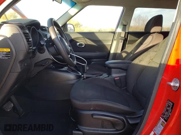 ✅ 2019 Kia Soul • VIN: KNDJN2A25K7013340 • Lot: 90979215. Wystawiony na Copart z przebiegiem 27 015 mil. Bezpłatny archiwum sprzedaży aukcyjnych z USA i szczegółowy raport historii pojazdu na DreamBid. Zdjęcie 7.