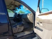 ✅ 2002 Ford Explorer Eddie Bauer • VIN: 1FMZU64W62ZB37029 • Lot: 42318856. Wystawiony na IAAI z przebiegiem 234 087 mil. Bezpłatny archiwum sprzedaży aukcyjnych z USA i szczegółowy raport historii pojazdu na DreamBid. Zdjęcie 5.