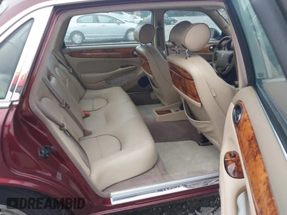 ✅ 1998 Jaguar XJ Vanden Plas • VIN: SAJKX6243WC838538 • Lot: 42901256. Wystawiony na IAAI z przebiegiem 77 876 mil. Bezpłatny archiwum sprzedaży aukcyjnych z USA i szczegółowy raport historii pojazdu na DreamBid. Zdjęcie 8.