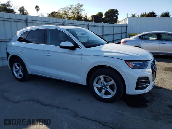 ✅ 2023 Audi Q5 Premium • VIN: WA1ABAFYXP2180968 • Lot: 81340835. Wystawiony na Copart z przebiegiem 11 537 mil. Bezpłatny archiwum sprzedaży aukcyjnych z USA i szczegółowy raport historii pojazdu na DreamBid. Zdjęcie 4.