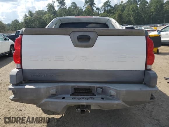 ✅ 2002 Chevrolet Avalanche • VIN: 3GNEC13T32G225379 • Lot: 82125255. Wystawiony na Copart z przebiegiem 282 097 mil. Bezpłatny archiwum sprzedaży aukcyjnych z USA i szczegółowy raport historii pojazdu na DreamBid. Zdjęcie 6.