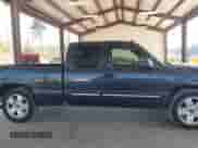 ✅ 2005 Chevrolet Silverado 1500 LS • VIN: 2GCEC19T851358412 • Lot: 43306552. Wystawiony na IAAI z przebiegiem 288 244 mil mil. Skorzystaj z bezpłatnego archiwum sprzedaży aukcyjnych z USA i zobacz szczegółowy raport historii pojazdu na DreamBid. Zdjęcie 13.