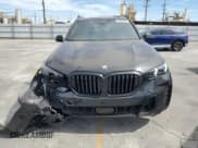 ✅ 2024 BMW X5 sDrive40i • VIN: 5UX13EU09R9V75790 • Лот: 69780455. Опубликован ранее на Copart с пробегом 15 996 миль. Бесплатный доступ к архиву аукционных продаж из США и подробный отчёт об истории автомобиля на DreamBid. Изображение 5.