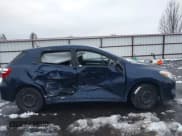 ✅ 2009 Toyota Matrix S • VIN: 2T1LE40E69C008365 • Lot: 43793023. Wystawiony na IAAI z przebiegiem 128 462 mil. Bezpłatny archiwum sprzedaży aukcyjnych z USA i szczegółowy raport historii pojazdu na DreamBid. Zdjęcie 13.