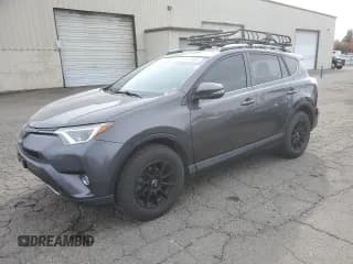 ✅ 2017 Toyota RAV4 XLE • VIN: JTMRFREV1HJ118093 • Lot: 89522565. Listed on Copart with 88,415 mi. Free auction sales archive from the USA and detailed vehicle history report at DreamBid. Image 1.