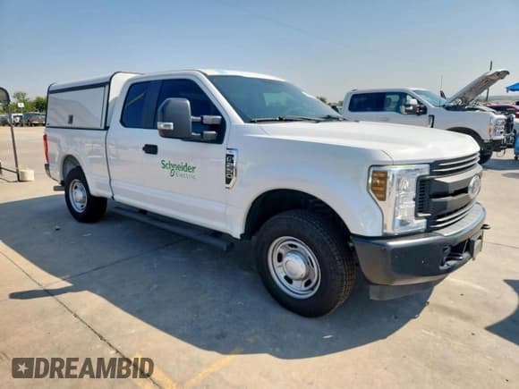 ✅ 2019 Ford F-250 XL • VIN: 1FT7X2A60KEE91426 • Lot: 80980575. Listed on Copart with 80,105 mi. Free auction sales archive from the USA and detailed vehicle history report at DreamBid. Image 4.