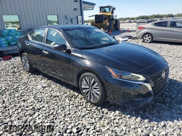 ✅ 2025 Nissan Altima SV • VIN: 1N4BL4DV8SN305724 • Lot: 91293405. Wystawiony na Copart z przebiegiem 22 406 mil. Bezpłatny archiwum sprzedaży aukcyjnych z USA i szczegółowy raport historii pojazdu na DreamBid. Zdjęcie 4.