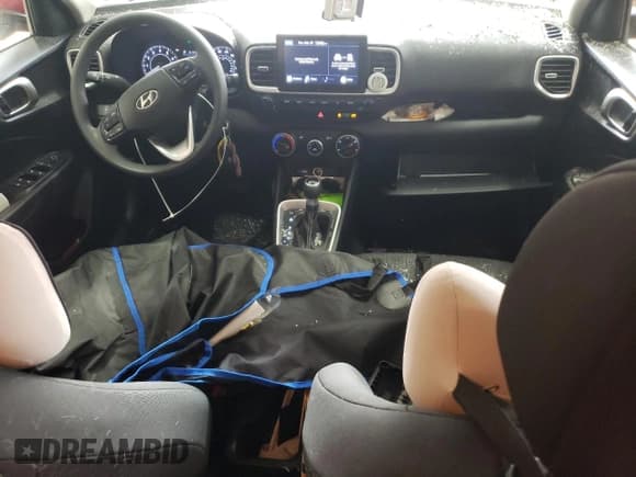 ✅ 2022 Hyundai Venue SE • VIN: KMHRB8A38NU197522 • Lot: 46924235. Wystawiony na Copart z przebiegiem 26 570 mil. Bezpłatny archiwum sprzedaży aukcyjnych z USA i szczegółowy raport historii pojazdu na DreamBid. Zdjęcie 8.