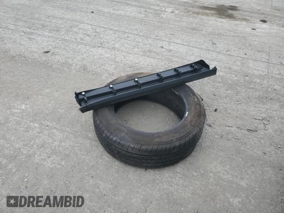 ✅ 2024 Lexus RX 350 • VIN: 2T2BAMCA7RC087234 • Lot: 57991005. Listed on Copart with 5,669 mi. Free auction sales archive from the USA and detailed vehicle history report at DreamBid. Image 13.