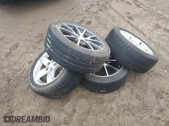 ✅ 2008 Mitsubishi Eclipse GS • VIN: 4A3AK24FX8E602165 • Лот: 92501675. Опубликован ранее на Copart с пробегом 173 479 миль. Бесплатный доступ к архиву аукционных продаж из США и подробный отчёт об истории автомобиля на DreamBid. Изображение 12.