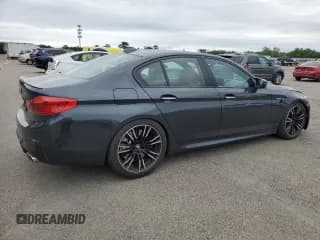 ✅ 2018 BMW M5 • VIN: WBSJF0C57JB282971 • Lot: 60287215. Wystawiony na Copart z przebiegiem 86 576 mil. Bezpłatny archiwum sprzedaży aukcyjnych z USA i szczegółowy raport historii pojazdu na DreamBid. Zdjęcie 3.