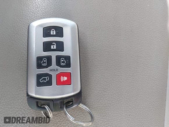 ✅ 2017 Toyota Sienna XLE Auto Access Seat • VIN: 5TDYZ3DCXHS801591 • Lot: 42724706. Listed on IAAI with 197,582 mi. Free auction sales archive from the USA and detailed vehicle history report at DreamBid. Image 11.