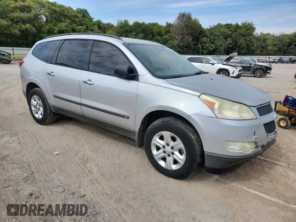 2009 Chevrolet Traverse LS z VIN 1GNER13D79S100962, wystawiony jako Copart lot #82315635 z przebiegiem 208 784 mil mil oraz Szkoda całkowita • Salvage title. Historia ofert i sprzedaży dostępna na DreamBid. Obrazek 4.